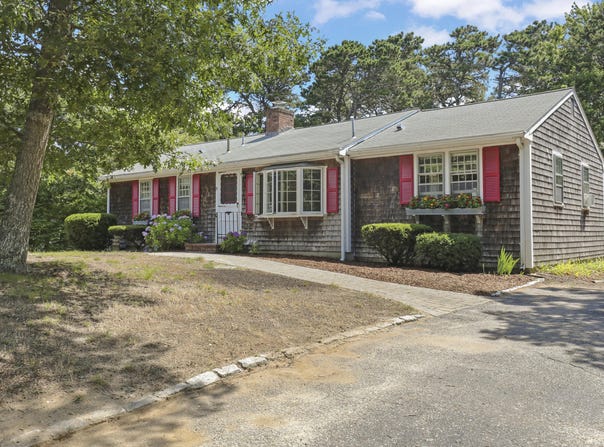 15 Driftwood Lane, Harwich, MA 02645