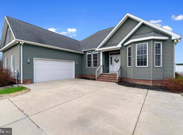 24594 Hollytree Circle, Georgetown, DE 19947