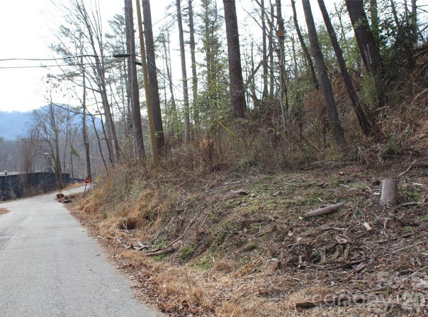 Monte Vista Circle, Spruce Pine, NC 28777