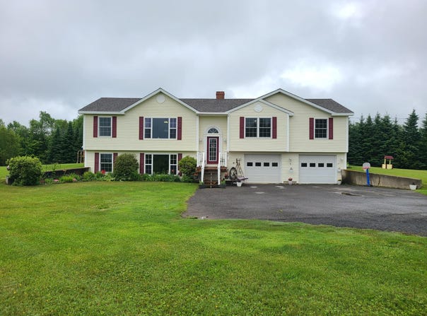 471 Crystal Road, Crystal, ME 04747