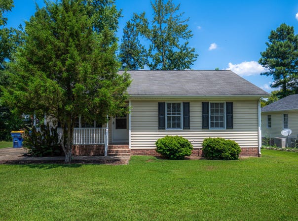 409 E Tenth Street, Siler City, NC 27344