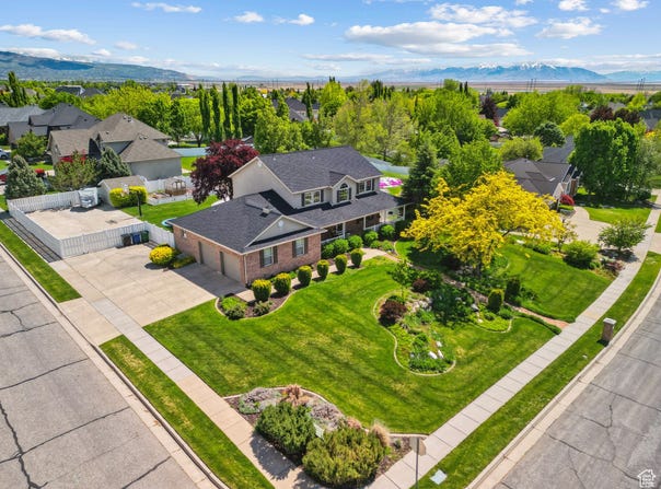 87 W BAER CRK S, Kaysville, UT 84037