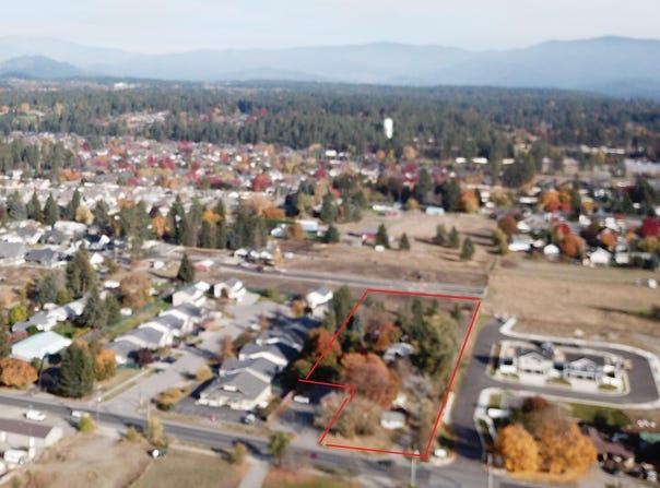 11028 N GOVERNMENT WAY, Hayden, ID 83835