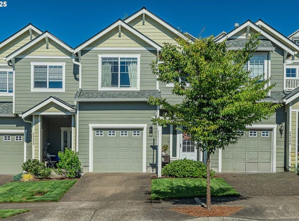 20414 HOODVIEW AVE, West Linn, OR 97068