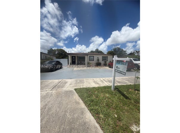 571 E 60th St, Hialeah, FL 33013