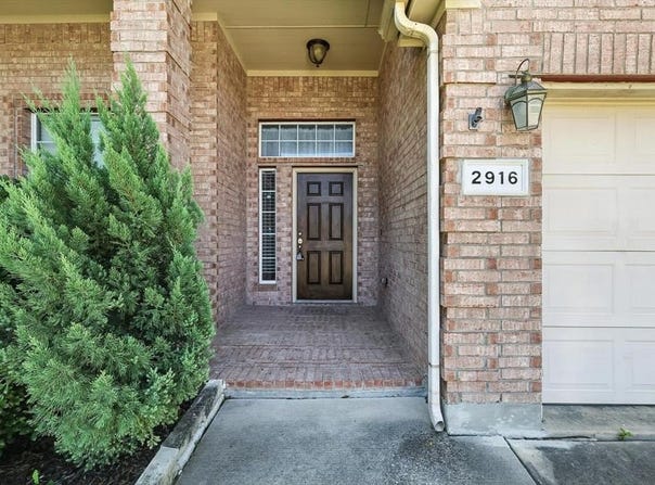2916 Red Wolf Drive, Fort Worth, TX 76244