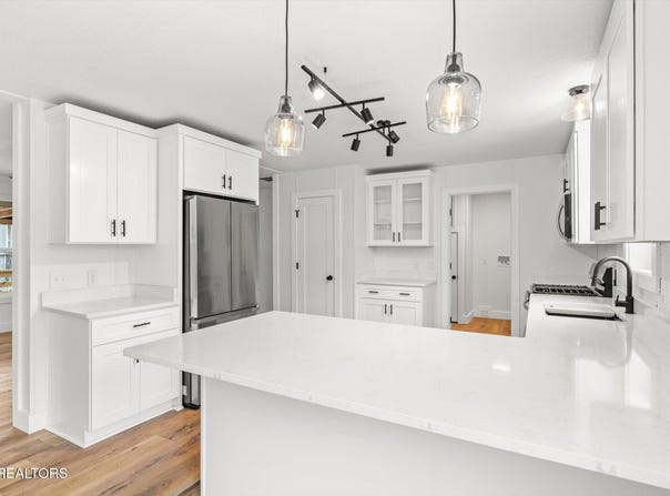 721 Siluria St, Harriman, TN 37748