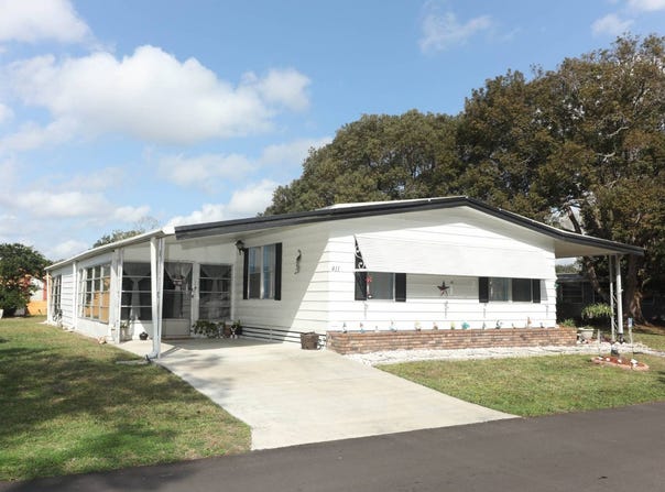411 LaVista Dr., Winter Springs, FL 32708
