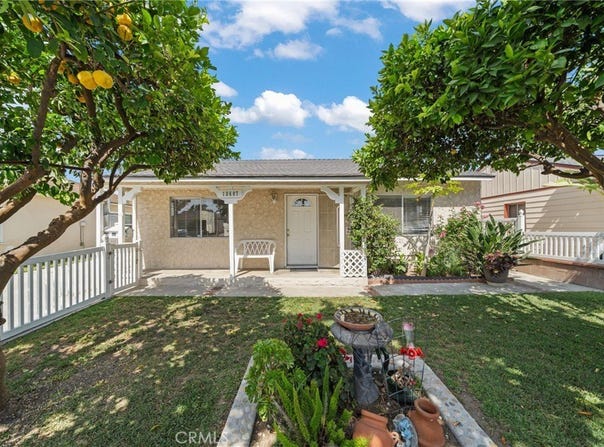 13607 Benfield, Norwalk, CA 90650