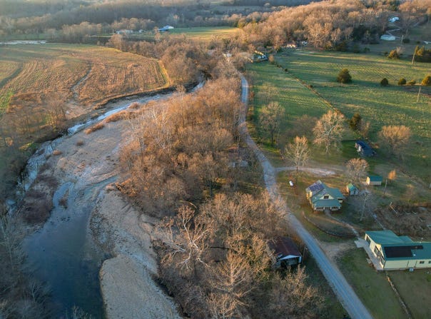 9372 State Highway PP, Ava, MO 65608