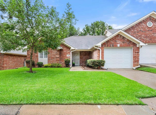 5401 Hollytree #2001, Tyler, TX 75703