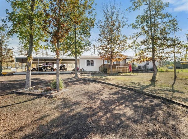 219 St Croix, Florien, LA 71429