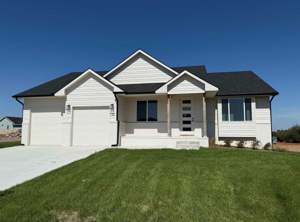 130 E Poplar Circle, Goddard, KS 67052