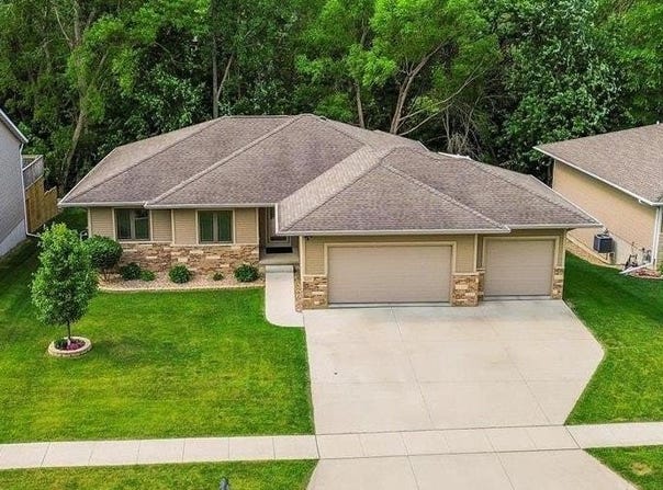 5057 Nordic Ridge Drive, Cedar Falls, IA 50613