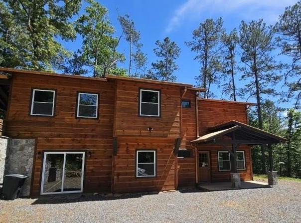 28 Francis Way, Ellijay, GA 30540