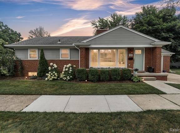 765 Vernier Road, Grosse Pointe Woods, MI 48236