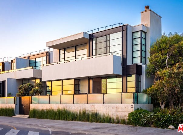 117 Ocean Front Walk, Santa Monica, CA 90291