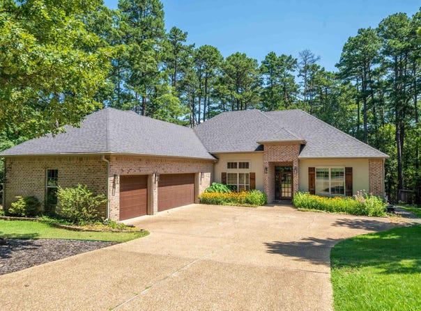 26 Sergio Drive, Hot Springs Village, AR 71909