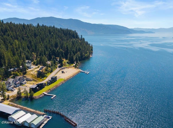 1808 Garfield Bay Rd, Sagle, ID 83860