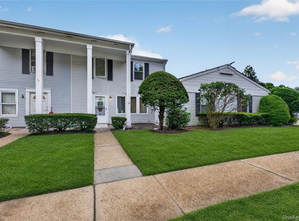 8 Valley Forge Court, Ridge, NY 11961