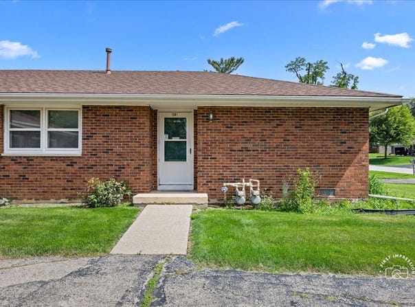 1201 Johnston Drive, Aurora, IL 60506
