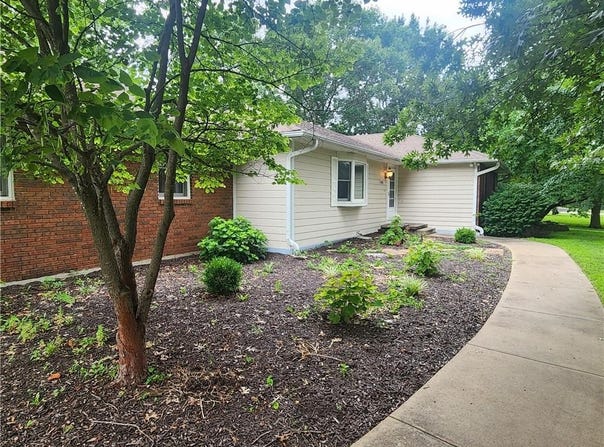 26511 W 322nd Street, Paola, KS 66071