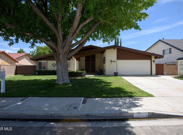 44154 Soft Avenue, Lancaster, CA 93536