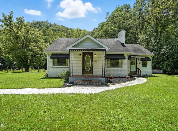 7742 South Fork Rd., Pound, VA 24279