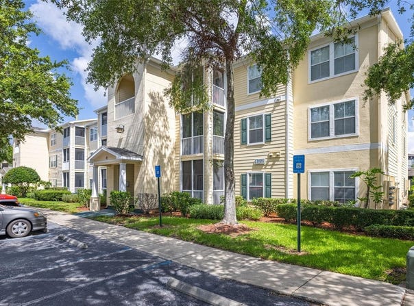 18439 BRIDLE CLUB Drive, TAMPA, FL 33647