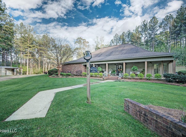329 County Line Road, Mendenhall, MS 39114
