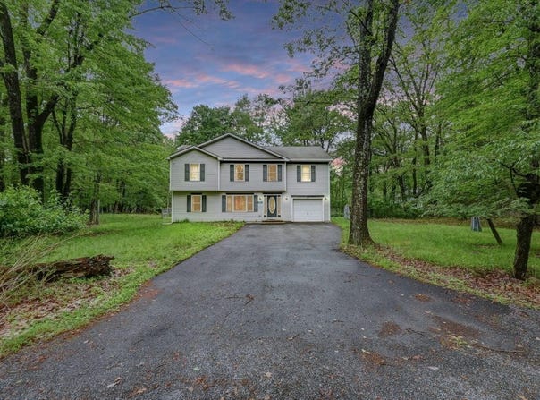 1162 Colt Lane, Pocono Summit, PA 18346