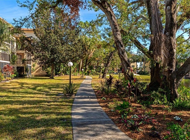 425 30TH AVENUE W, BRADENTON, FL 34205