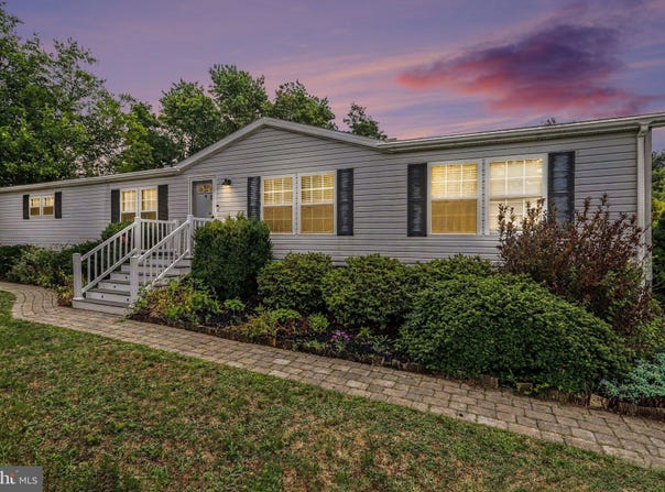 303 DALLAS Drive, GRANTVILLE, PA 17028