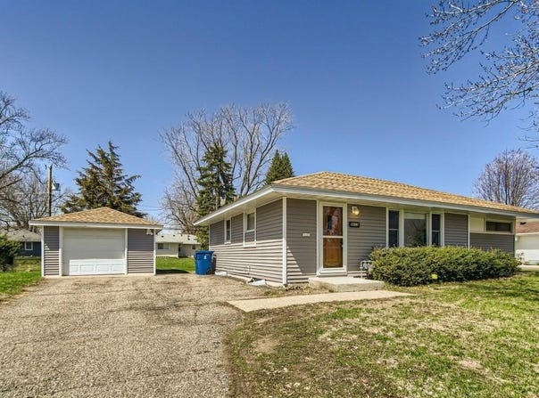 9912 10th Avenue S, Bloomington, MN 55420