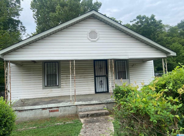 100 PINE STREET, BESSEMER, AL 35022