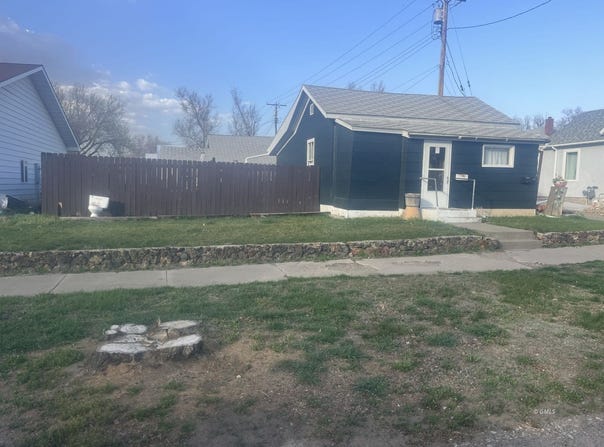 411 E Mann St, Glendive, MT 59330