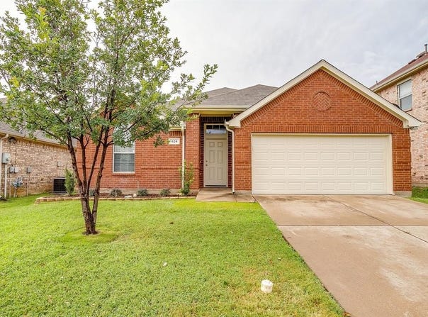 624 Horn Street, Crowley, TX 76036