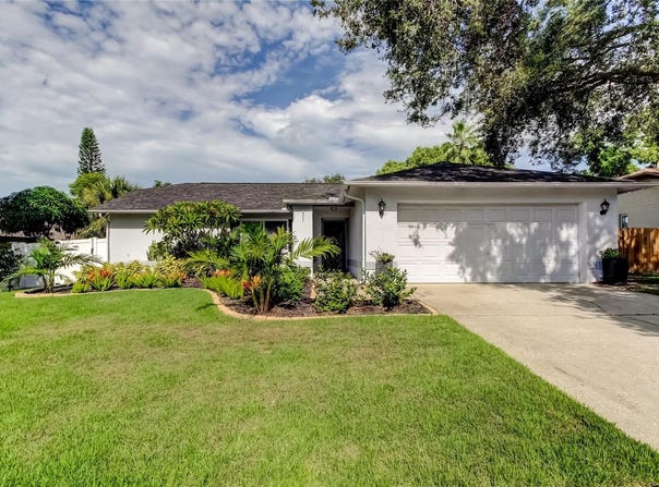858 HARBOR CIRCLE, PALM HARBOR, FL 34683