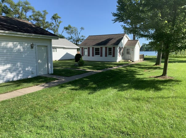 1000 Lakeview Drive, Brooklyn, MI 49230