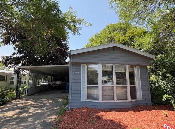 2912 Nightingale St, Rochester Hills, MI 48309