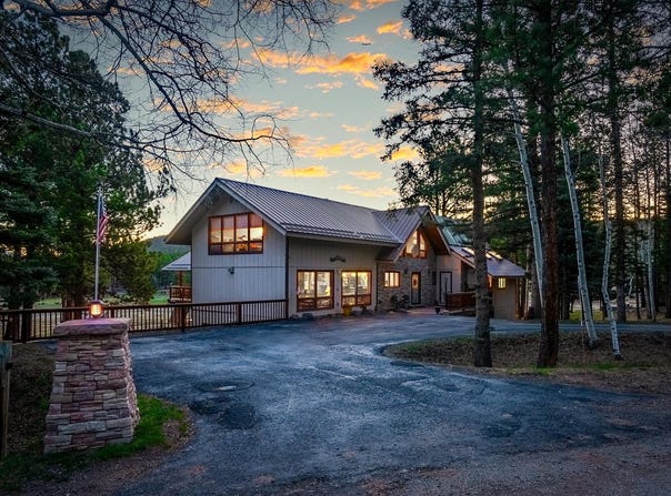 99 Lakeview Park Drive, Angel Fire, NM 87710-8047