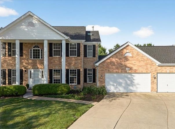 1530 Bent Tree Trails Court, Fenton, MO 63026