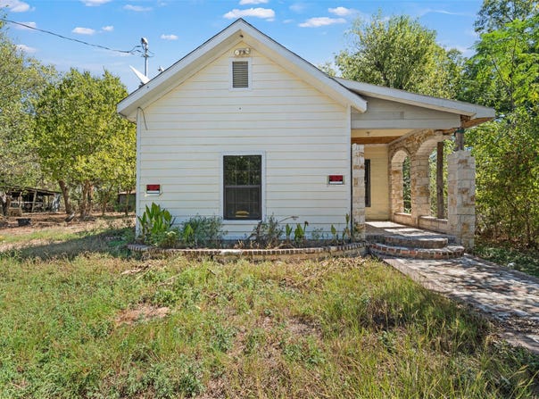 404 Eddins Street, Marlin, TX 76661