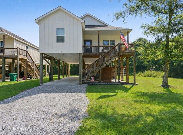 5114 Oak Street, Bay Saint Louis, MS 39520
