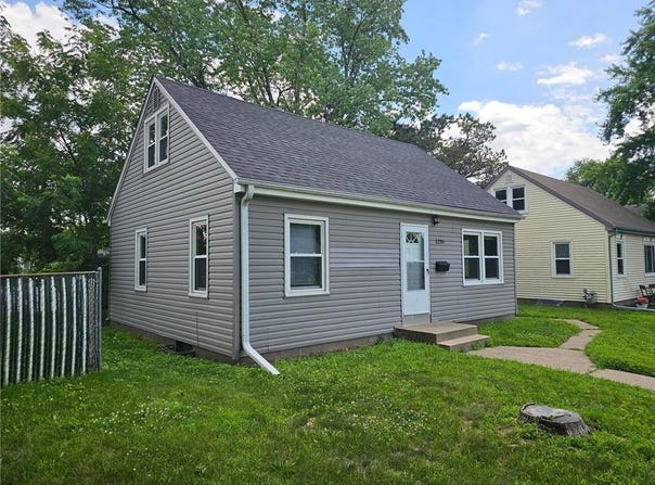 1239 7th Avenue S, South Saint Paul, MN 55075