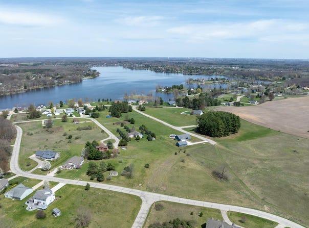 937-939-941 Brinton Road, Lake Isabella, MI 48893