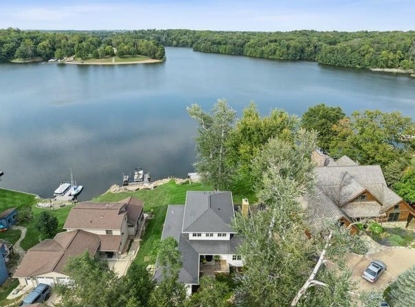 3770 Cottage Reserve Rd NE, IA 52333