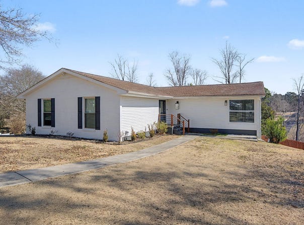 1542 Barton Cir NE, Cullman, AL 35055