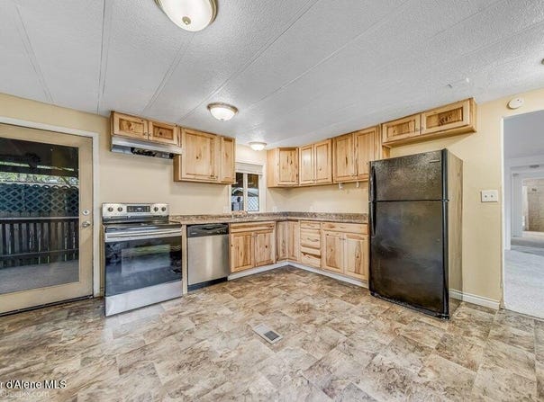 3075 E Collingwood Ave, Post Falls, ID 83854