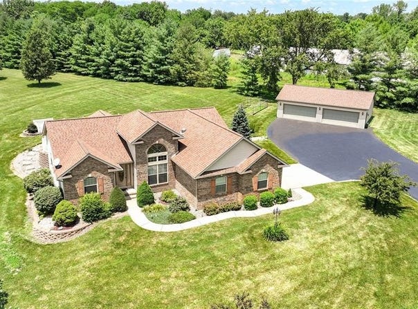 101 Serenity Drive, Alton, IL 62002